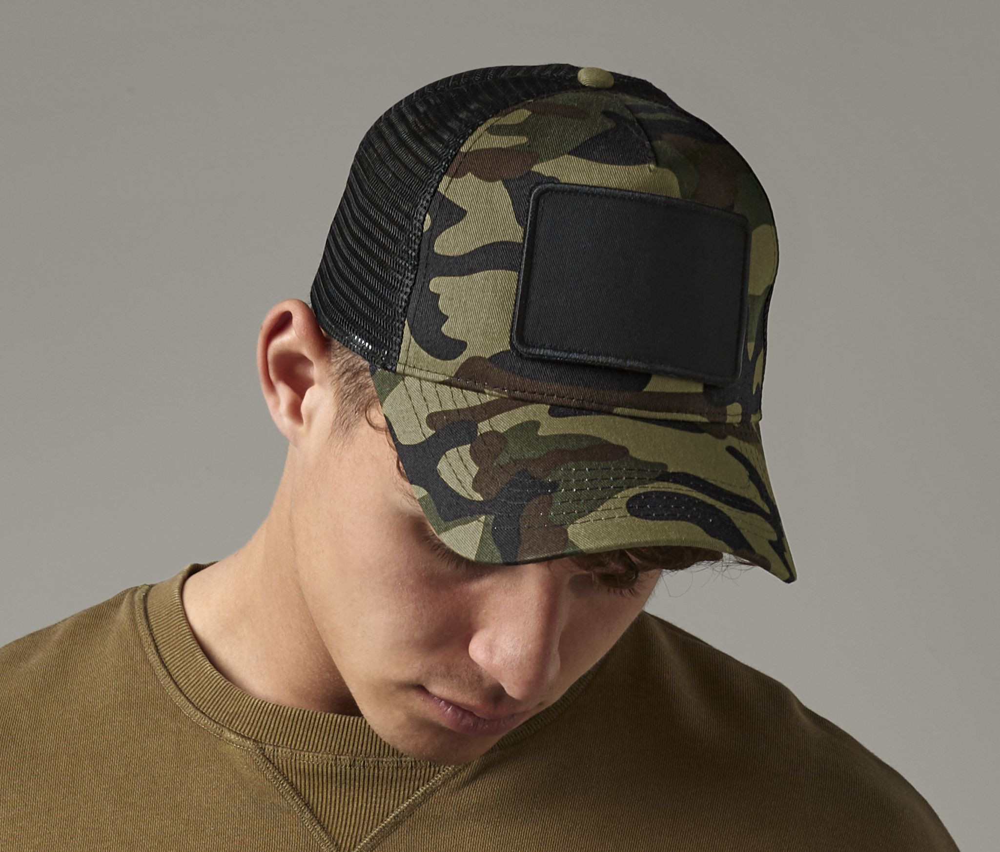 REMOVABLE PATCH SNAPBACK TRUCKER