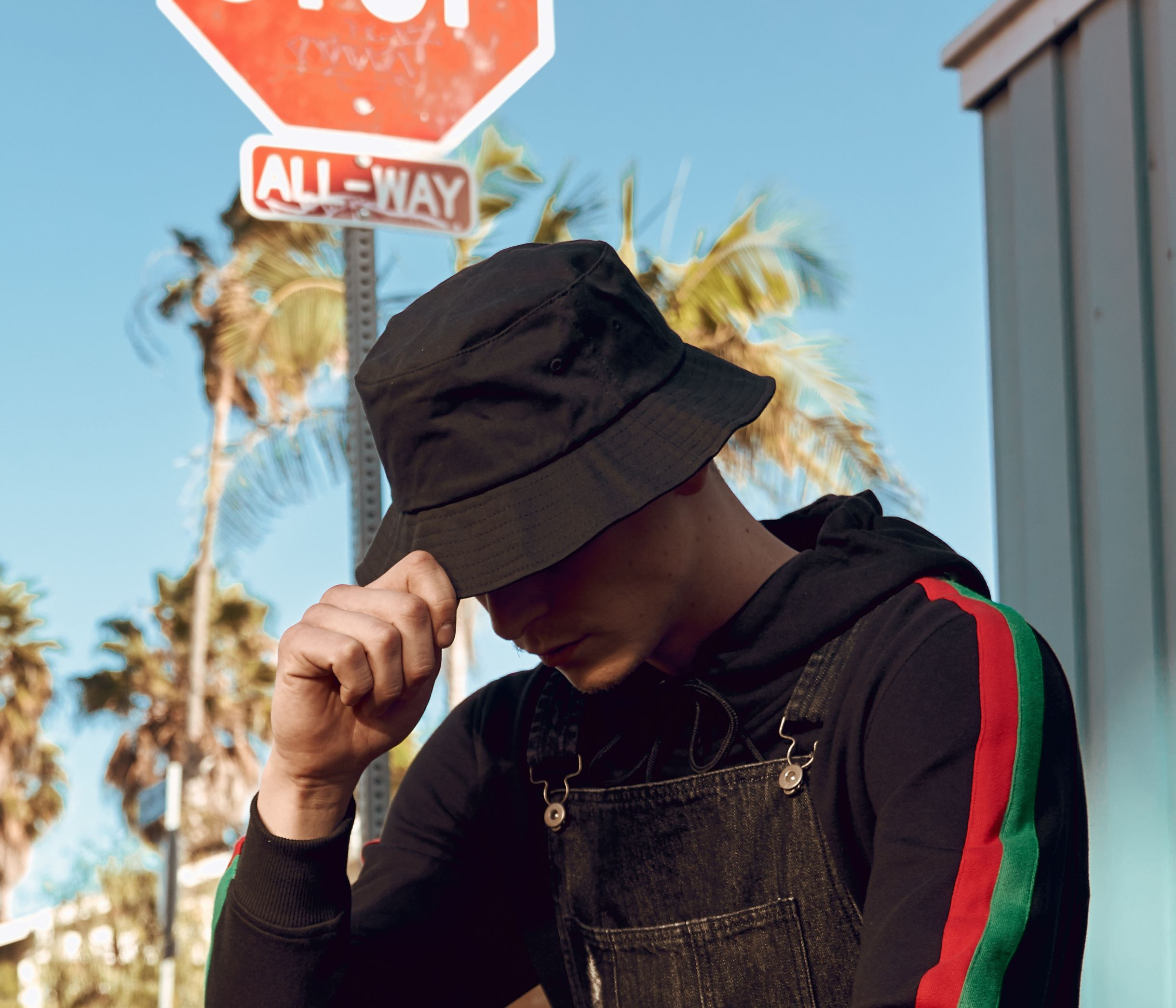 FLEXFIT COTTON TWILL BUCKET HAT