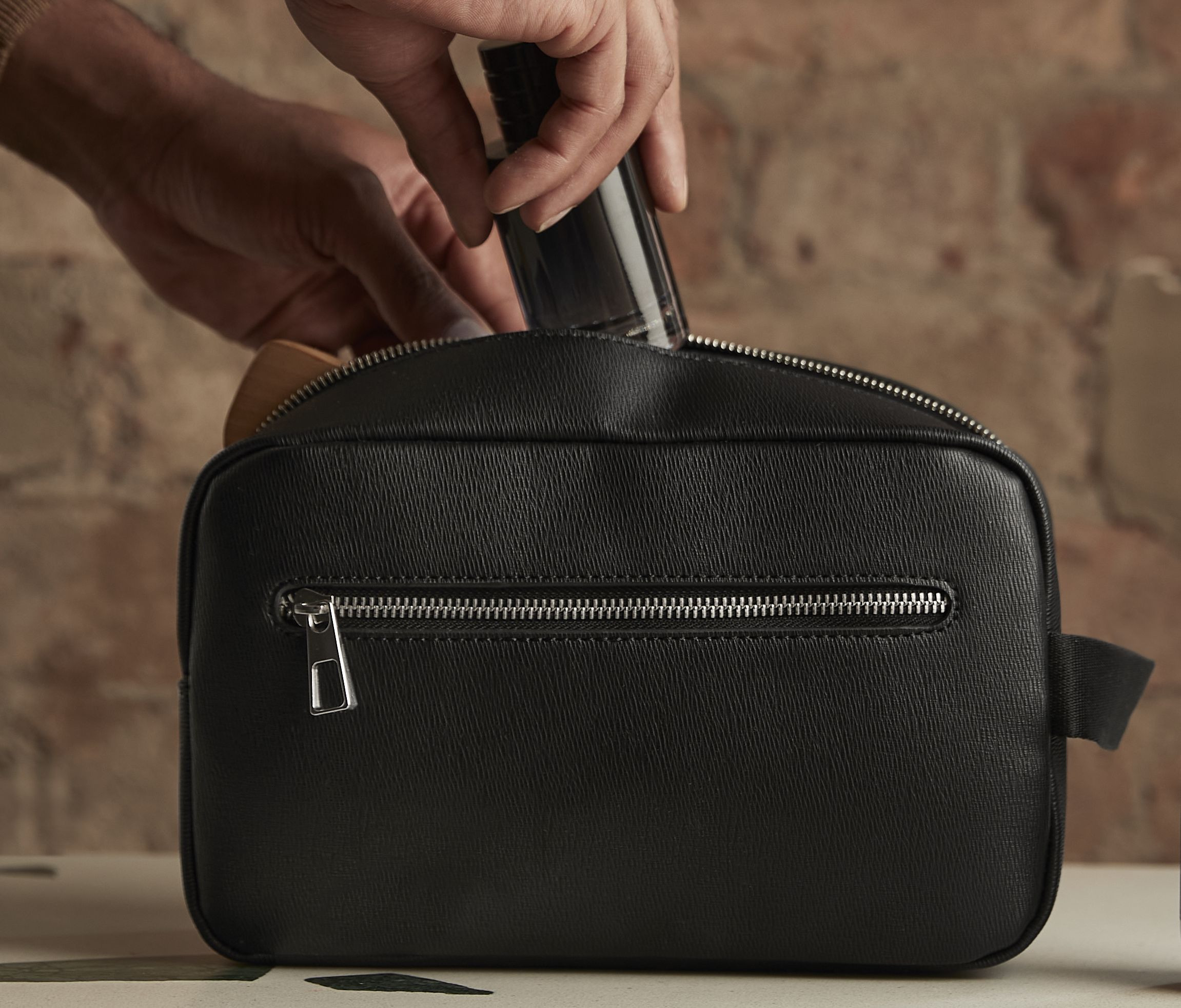 TAILORED LUXE PU WASH BAG