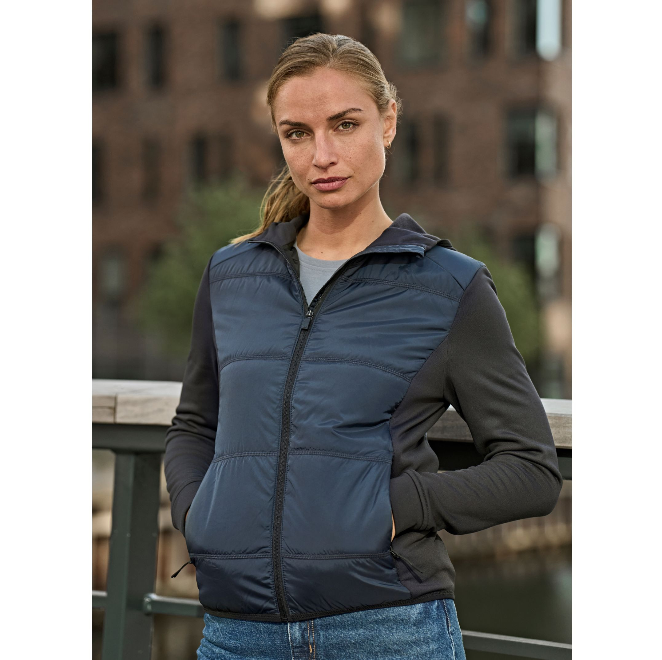 WOMENS HYBRID-STRETCH HOODED JACKET