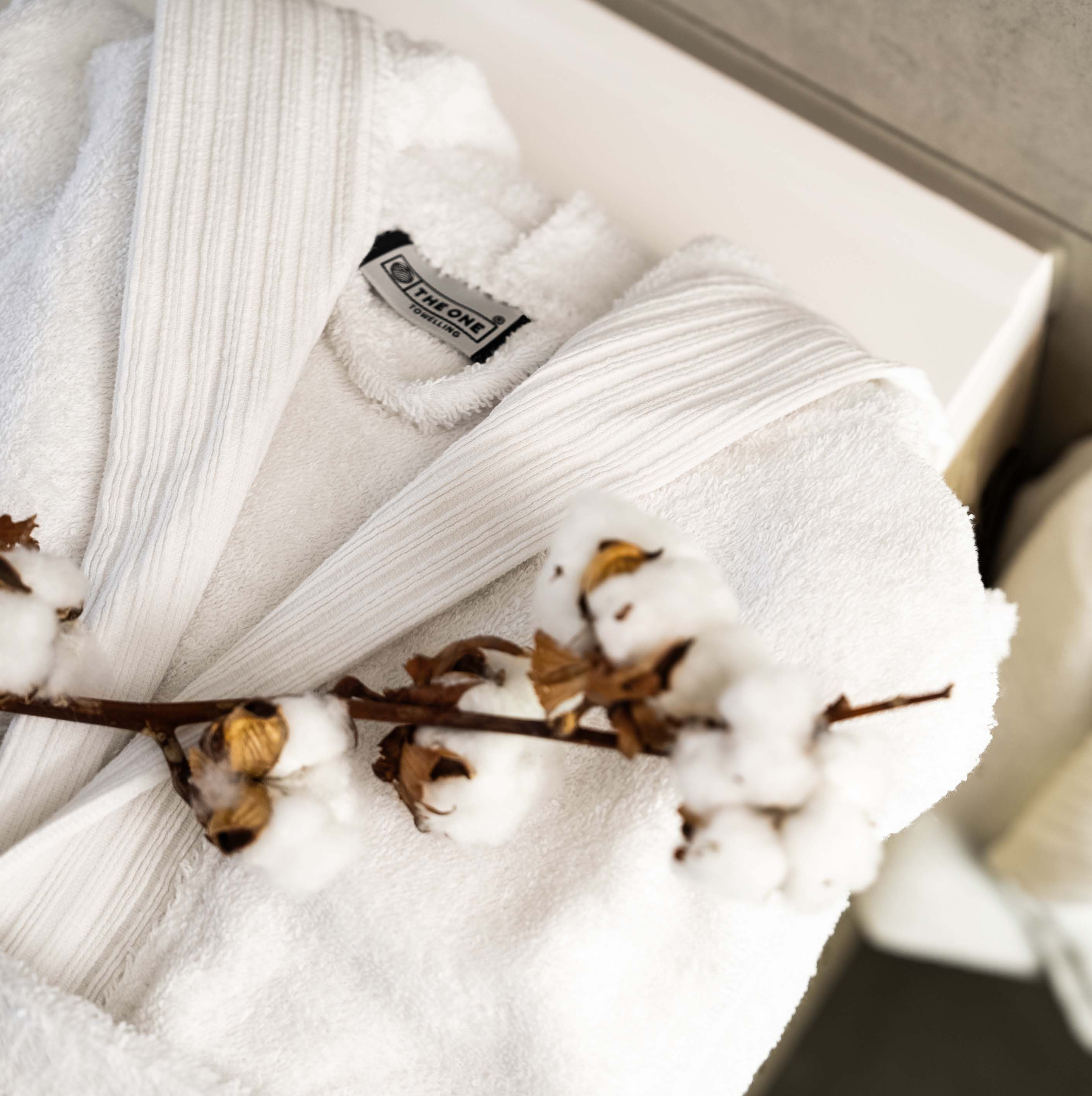 BATHROBE HOODED