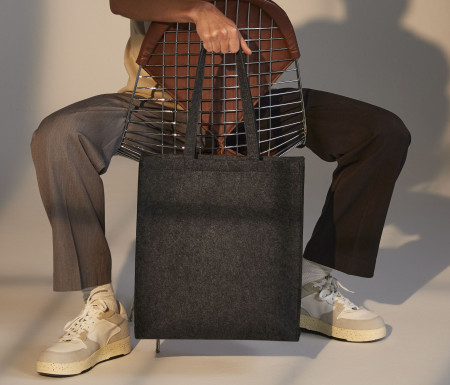 FELT TOTE BAG