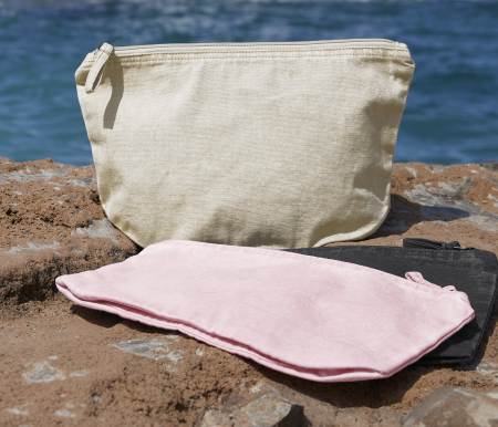 GARMENT DYED ACCESSORY BAG